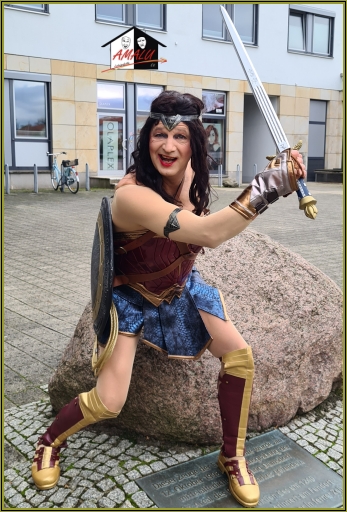 Verteidigung des Rathauses - Wonderwoman